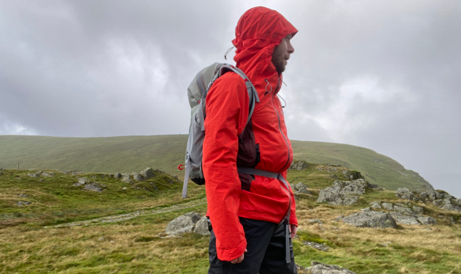 How to select a windproof shell jacket for Everest.